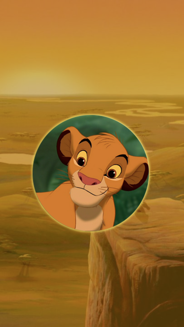 Qui conseille fortement à Simba de travailler son petit rugissement ?